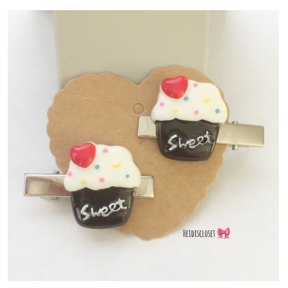 Cupcake Hair Clips. 3/$18 🍂